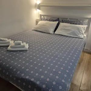 Appartement οίκος εω, Catane